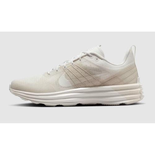 NIKE LUNAR ROAM DV2440 100-but ustawiony w lewo