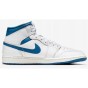 Air Jordan 1 Mid Se Fn5215 141-but skierowany w prawo