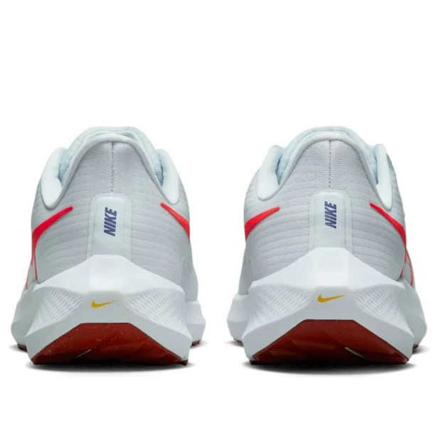 NIKE AIR ZOOM PEGASUS 39 DH4071 007-buty widok z tyłu
