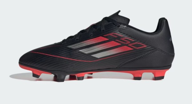 Adidas F50 Club Fg/mg Ie1246-but skierowany w lewo