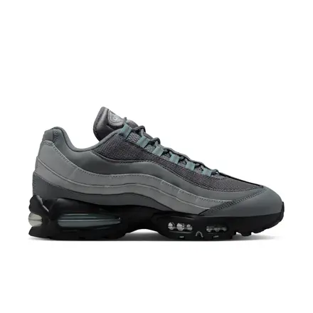 Nike Air Max 95 Im5987 084-but skierowany w prawo